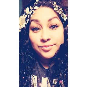 Meet your Posher, Celina